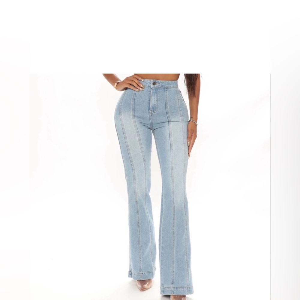 🎉3 for $15 NWT Fashion Nova Seams too Good Flare Jeans size 9. PRICE FIRM